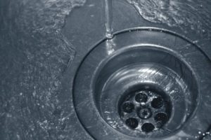 5 things to never put down your kitchen drain 300x